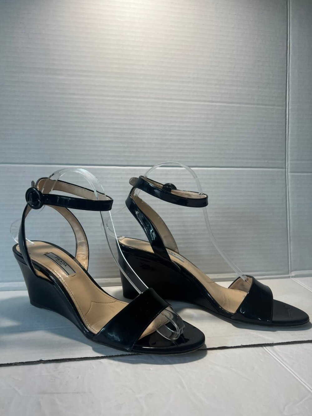 Y2K VINTAGE PRADA WEDGE PATENT LEATHER ANKLE STRAP SANDAL SIZE 39 / 9 US